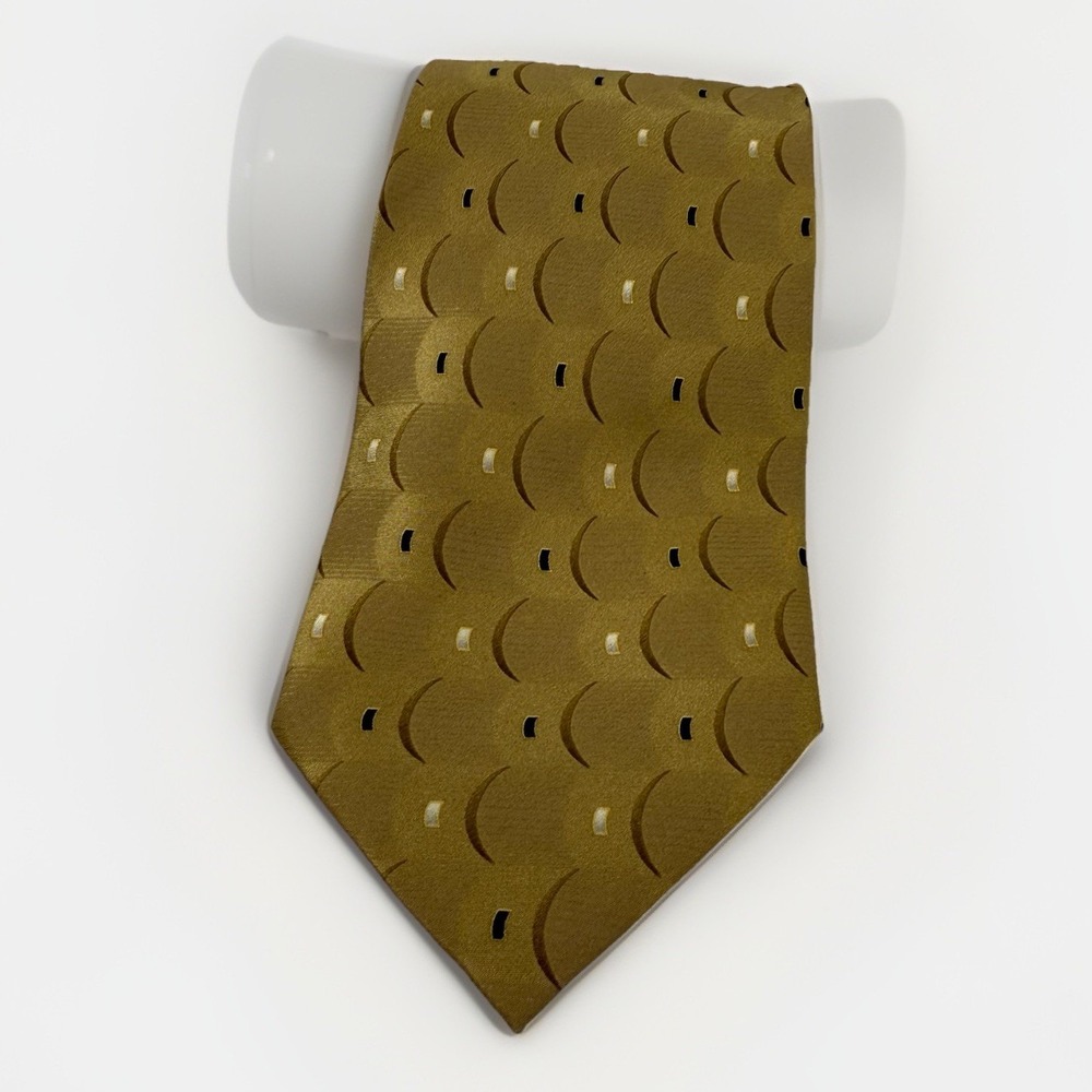 Bergamo New York Pure Silk Gold Black & White Fluid Geometric Design Tie